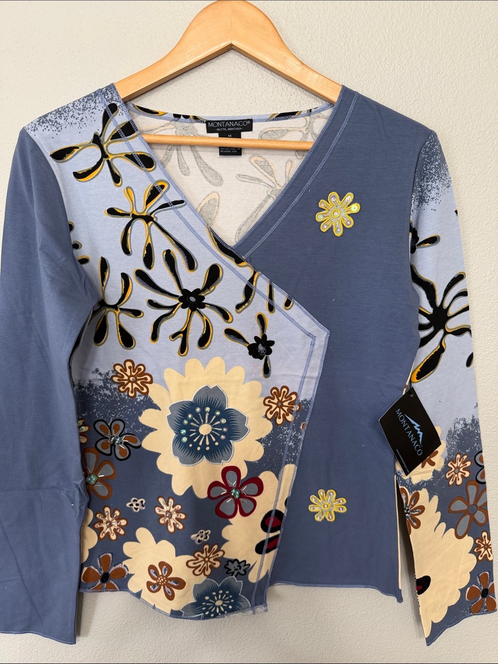 Montanaco Floral Patchwork Style V-Neck Top in Blue and Cream Medium Eclectic